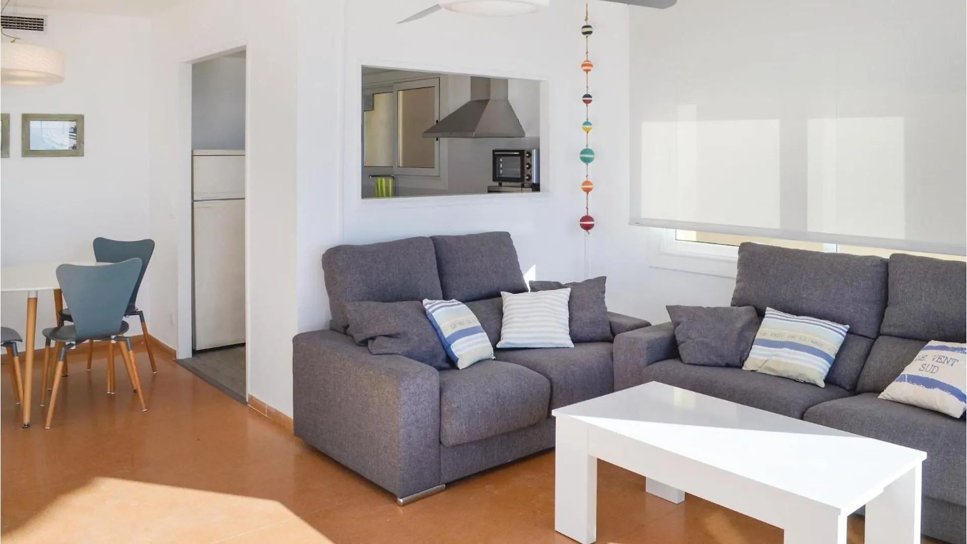 3 Bedroom Beautiful Apartment In 滨海略雷特